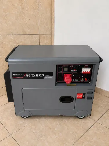 Vendo grupo Gerador Toyama Diesel TDG7000SE3DXP - Silencioso/ Cabinado