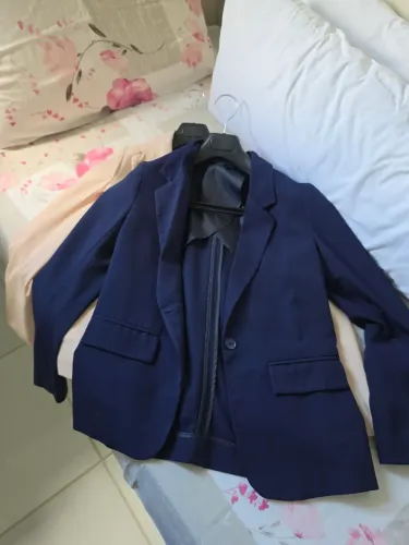 Blasers tamanho P, na cor azul e bege, les Chemiss, pouco uso.