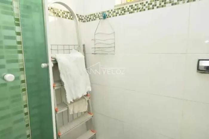 Apartamento : / Residencial / Glória