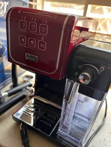 CAFETEIRA OSTER PRIMA LATTE II - VERMELHA | 19 BAR