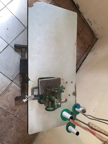 Máquina de Costura Overloque