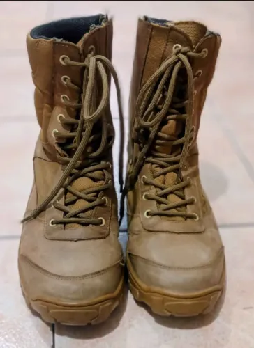 Coturno militar 