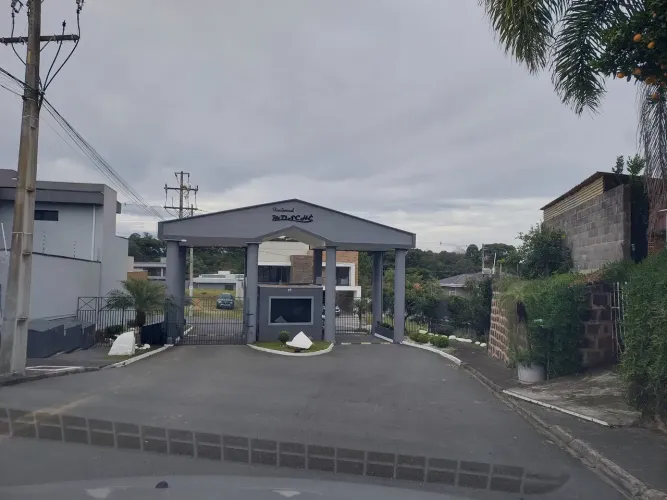 TERRENO COLOMBO, COND.RES. MOUCHE- A VISTA R$249.900,00.