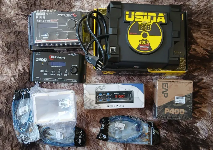 Vendo material de som