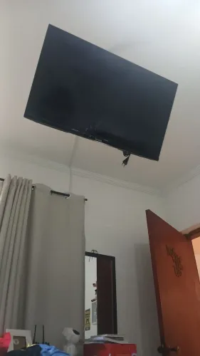 Smart tv Aiwa por pouco tempo retirar as peças 