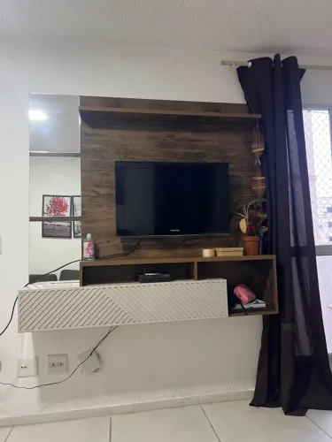 Rack de televisão em ótimo estado