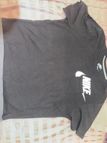 Camisa Nike com bolso no peito tamanho G