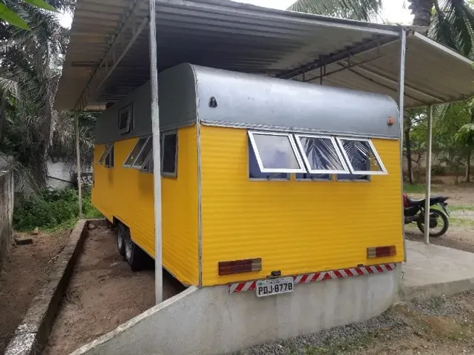 Trailer truncado para viagens - ótimo estado