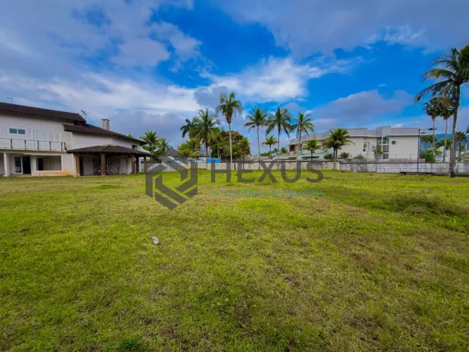 Terreno de 1.000 m² frente avenida no Jardim Acapulco, Guarujá