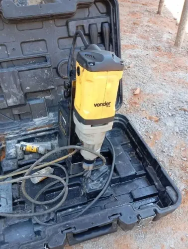 Furadeira maquinética