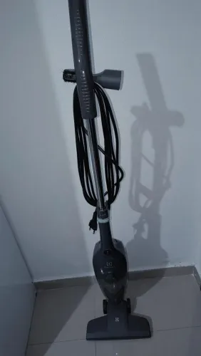 Aspirador de pó vertical Electrolux 