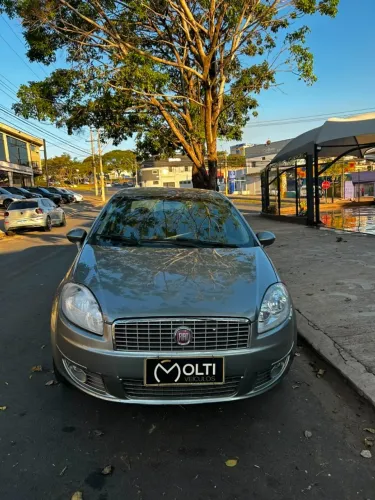 Fiat Linea Absolute 1.9/1.8 Flex Dualogic 4P 2011