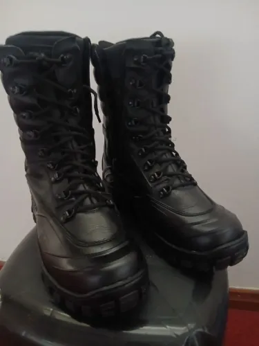 Coturno militar com ziper