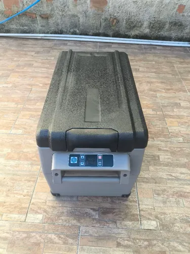 Geladeira veicular 35 L