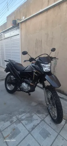 Bros 160cc Bem conservada troco em PCX acima de 2024