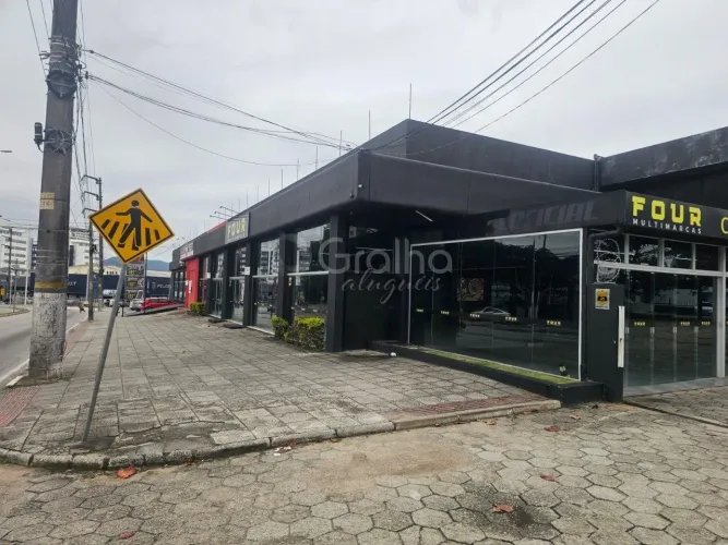 Galpão com 750m² para alugar - Capoeiras