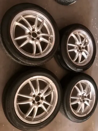 Baixou Golf/Polo/Fox Rodas aro 17 c/ pneus 5x100