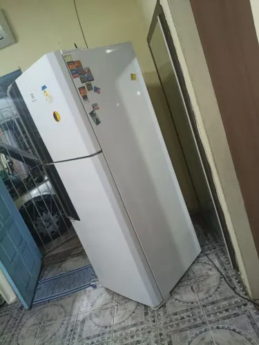 Vendo uma geladeira bem conservada em perfeito estado funcionando muito bem não entregou