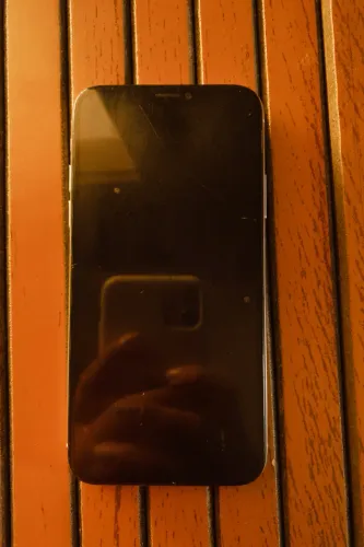 iPhone XS, parou do nada. Comprei outro e nem levei pra arrumar