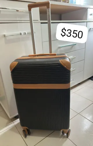 Mala grande marca SANTINO $350