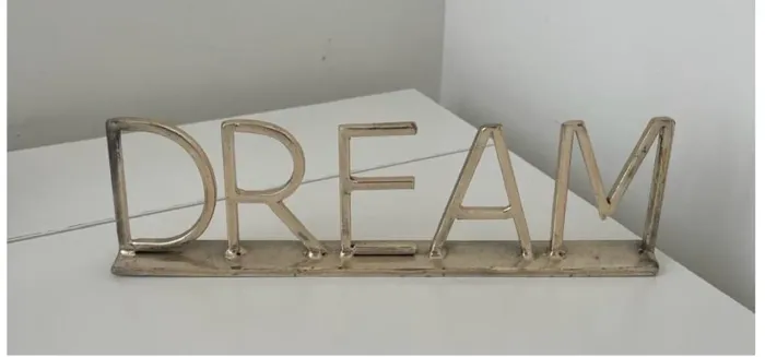 Letreiro Dream dourado Imaginarium
