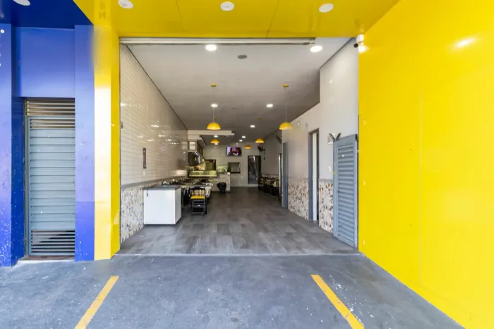 Loja na Avenida Deputado Emílio Carlos, 856 125 m²