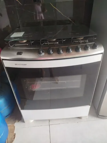 Fogão de 6 bocas grande