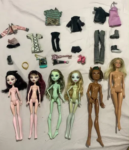 Bonecas Monster High Usadas + acessórios variados + Barbie original de brinde