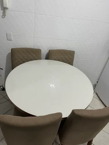 MESA REDONDA OFF WHITE + 4 CADEIRAS