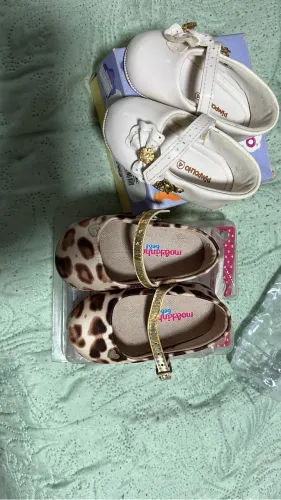 Sandália para bebê menina 