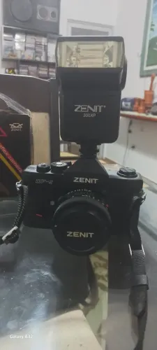 Máquina Fotográfica profissional analógica Zenit DF-2