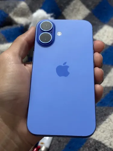 iPhone 16