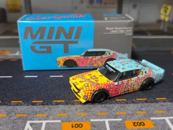 Nissan Skyline Kenmeri - MiniGT LBWK Kuma