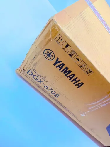 Piano Yamaha DGX - 670B