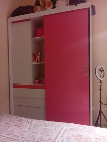 Vende-se este guarda-roupa