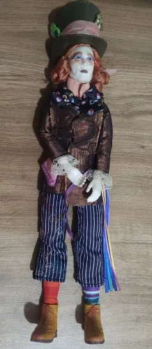 Boneco chapeleiro da Alice através do espelho original Disney 