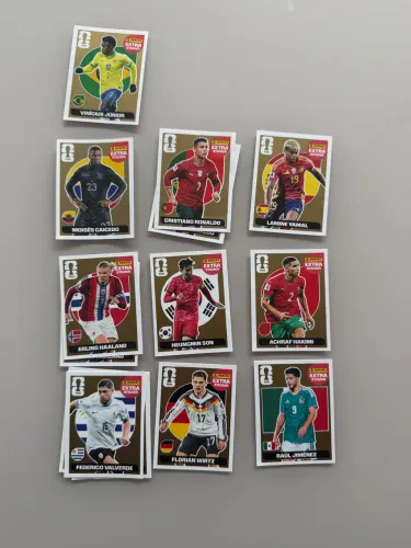 Figurinhas legend Ouro e prata 