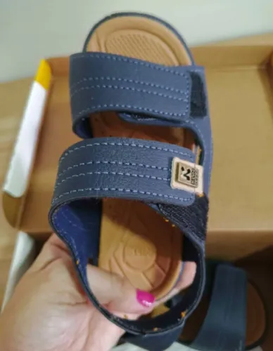 Sandália infantil marca Klin - nunca usada - N°24