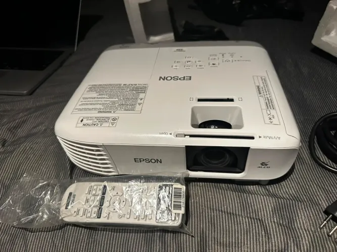 EPSON POWERLITE X39 3500Lúmens