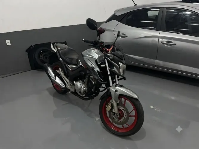 CB 250F Twister