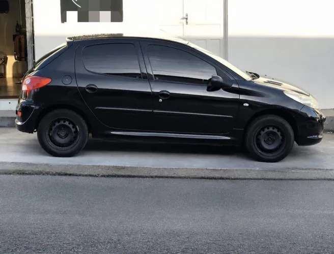 Peugeot 207 XR 1.4 Flex 8V 5P 2012