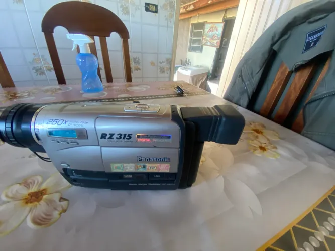 Câmera Panasonic rz315