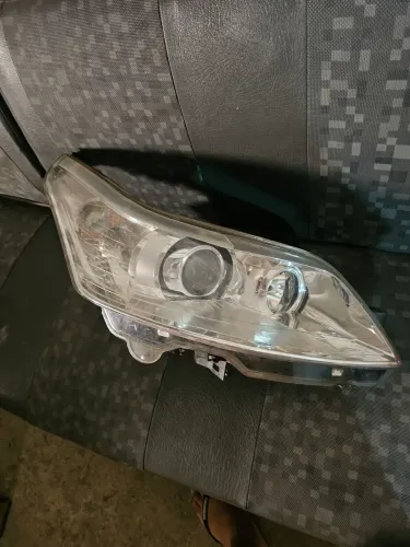 farol direcional c4 lado direito.