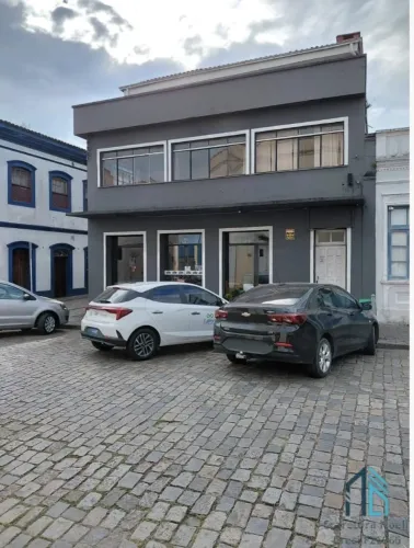 PRÉDIO INTEIRO A VENDA, ÓTIMA LOCALIZAÇÃO EM SÃO FRANCISCO DO SUL SC
