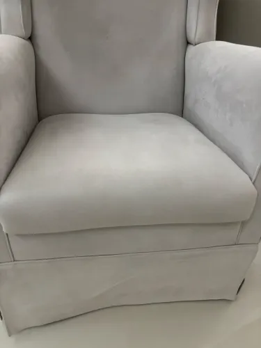 Poltrona Amamentação com puff
