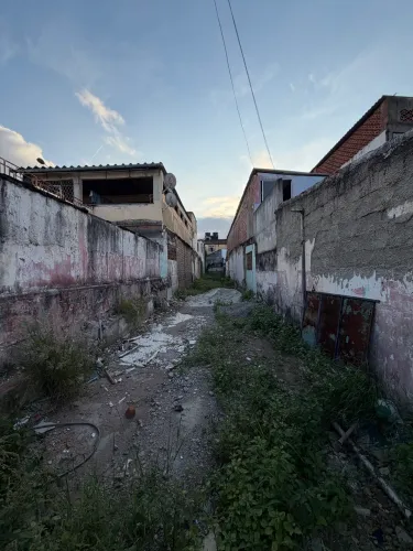 TERRENO 4x50 QUINTINO BOCAIUVA