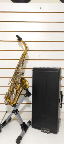 Sax alto Selmer Bundy II revisado completo 