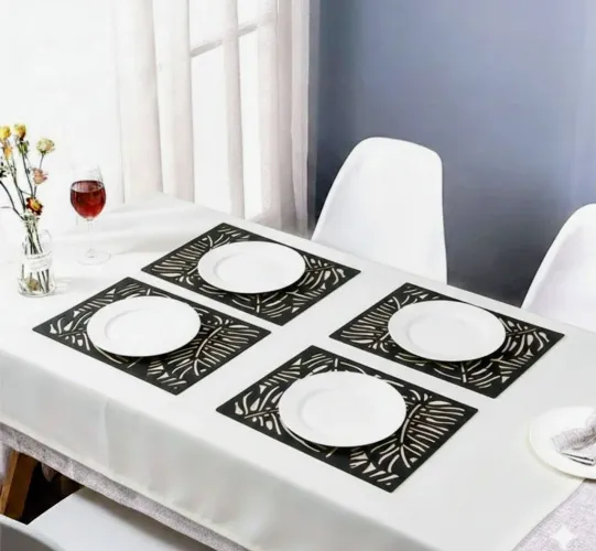 Jogo Americano Vazado Folhas Tropicais (Preto) 28cm