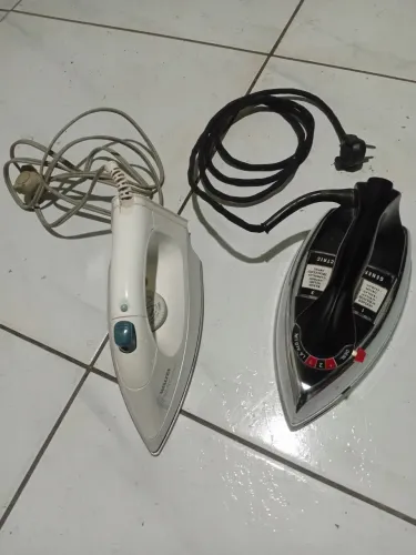 Ferro elétrico de passar roupas