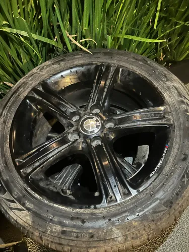 Roda bmw original com pneu